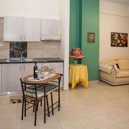Athens Vegghera Bagian luar foto