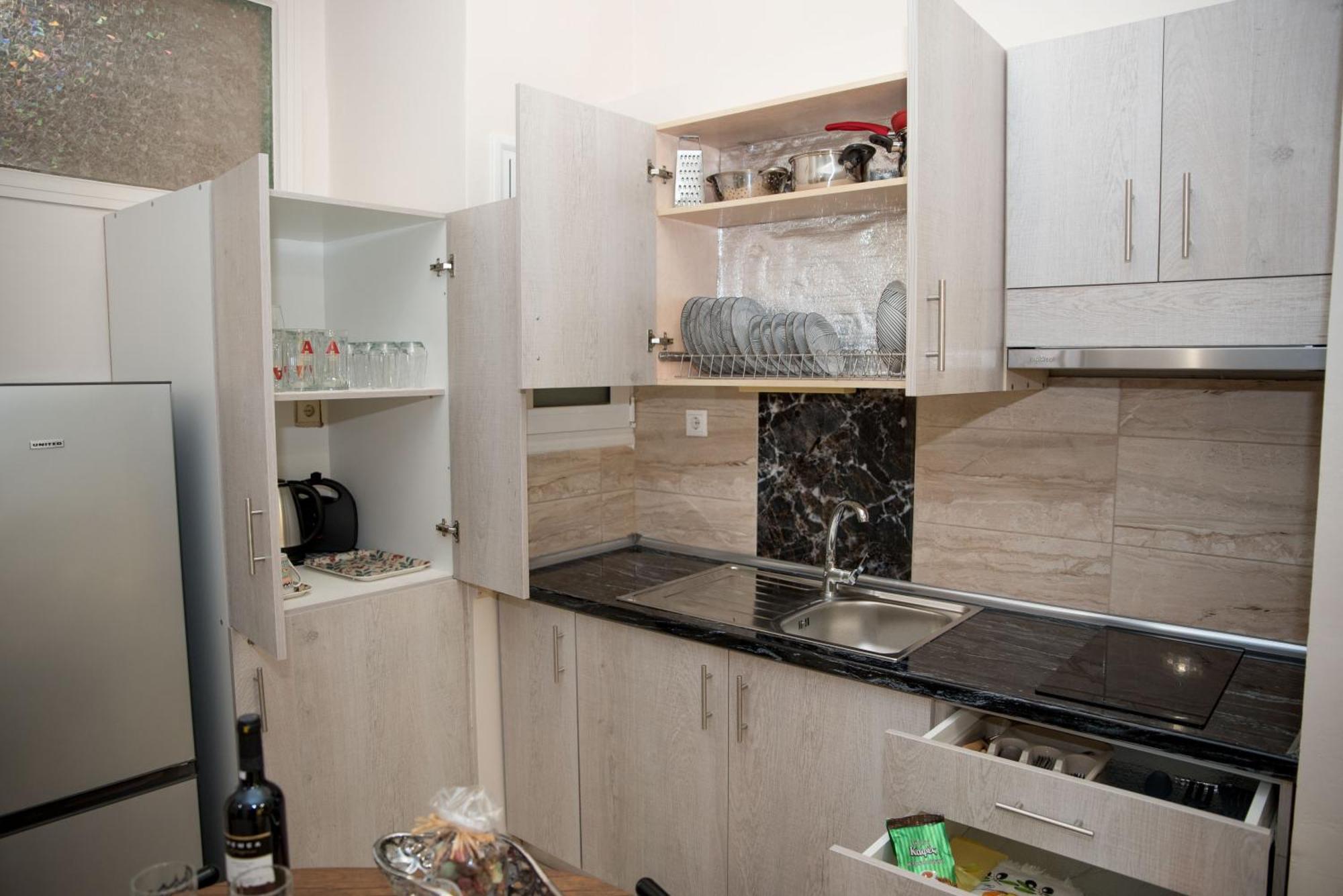Athens Vegghera Bagian luar foto