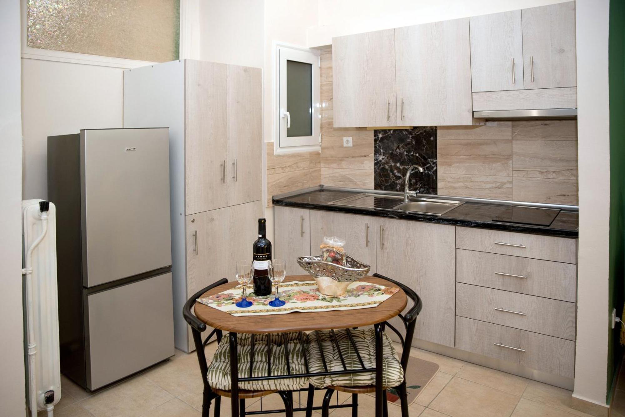 Athens Vegghera Bagian luar foto